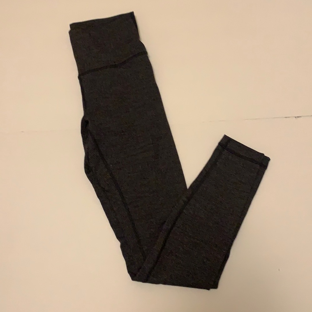 Lululemon Gray and Black Wonder Under Leggings